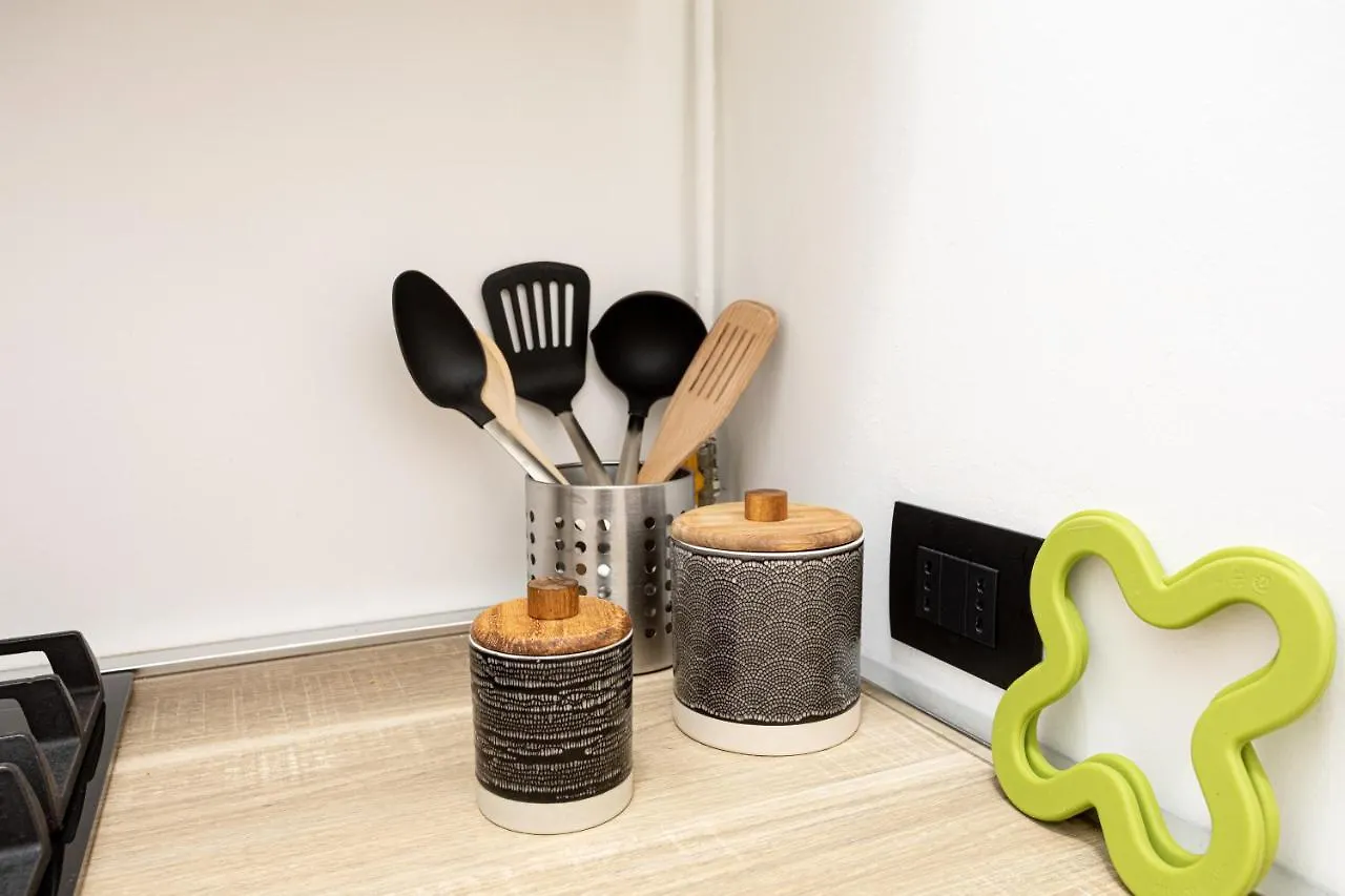 Xenia Apartments - Enjoy Porta Venezia In Modern Apt- 10 Min From Duomo Milaan